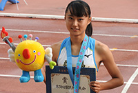 10．陸上　少年女子Ｂ　１００ｍＨ 優勝　恩田